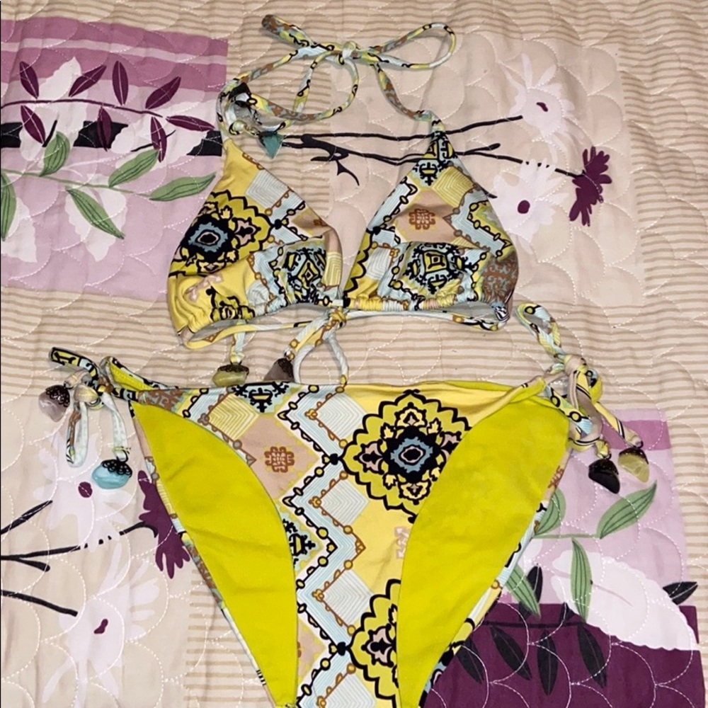 H&M LIME GREEN TWO PIECE SWIMSUIT